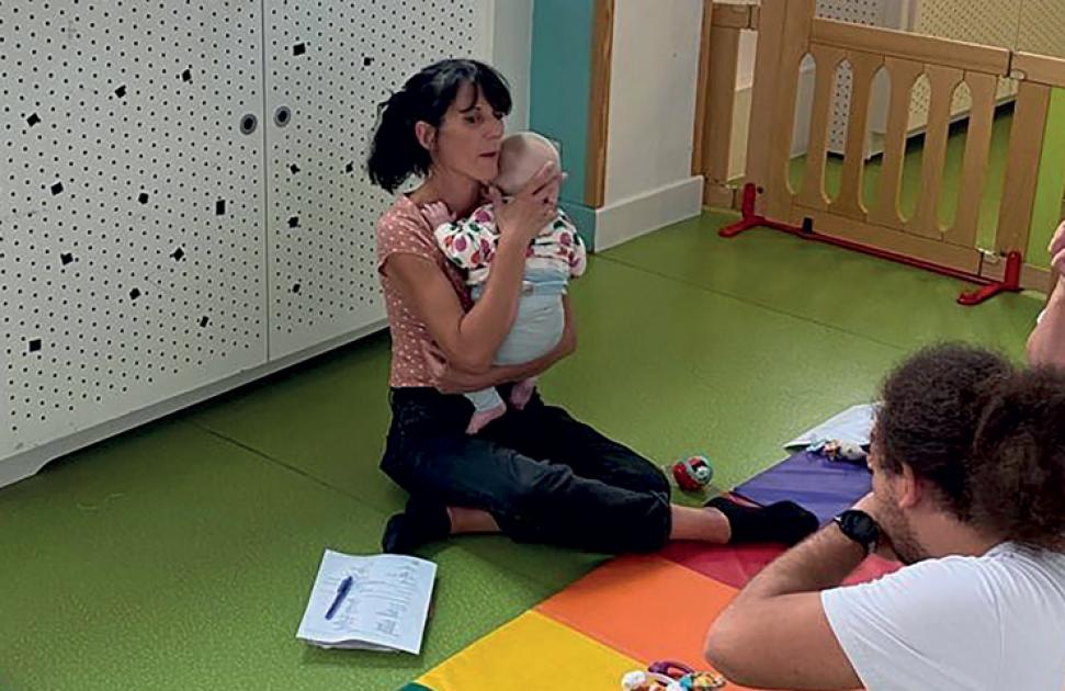 Les métiers de la petite enfance, une pénibilité méconnue ?