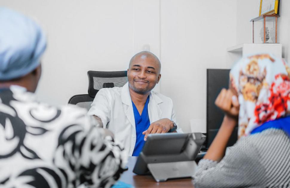 Elhad Mohamadi, un médecin aux petits soins (coordonnés) de son île