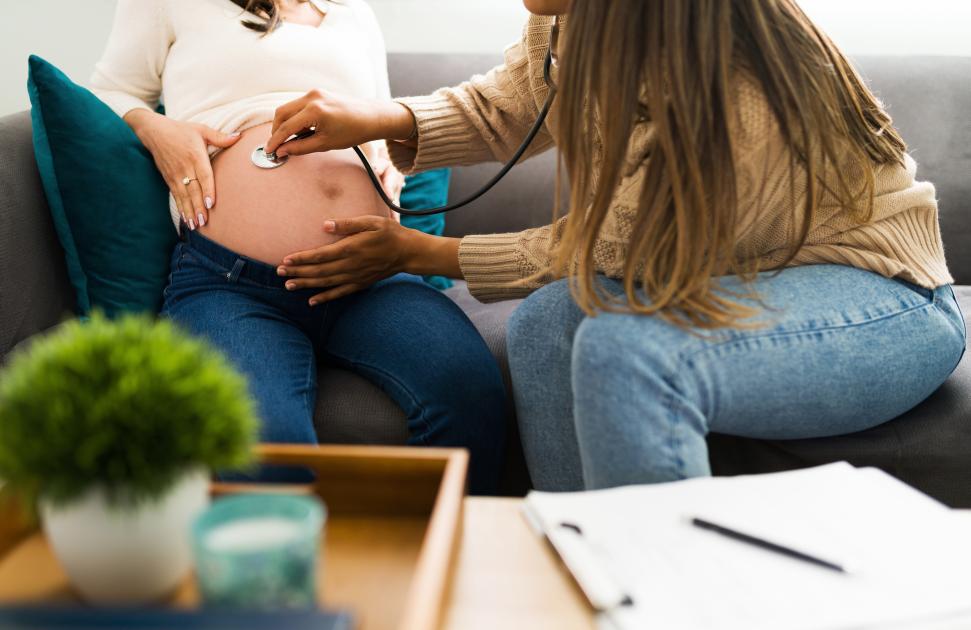 "Pour consolider l’attractivité des maisons de santé, il faut valoriser davantage le rôle des sages-femmes", révèle une enquête francilienne