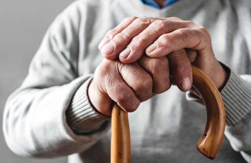 Article 51 : spécialisé dans la prise en charge à domicile des seniors en perte d'autonomie, le dispositif "Vigie Age" en attente de "pré-généralisation"