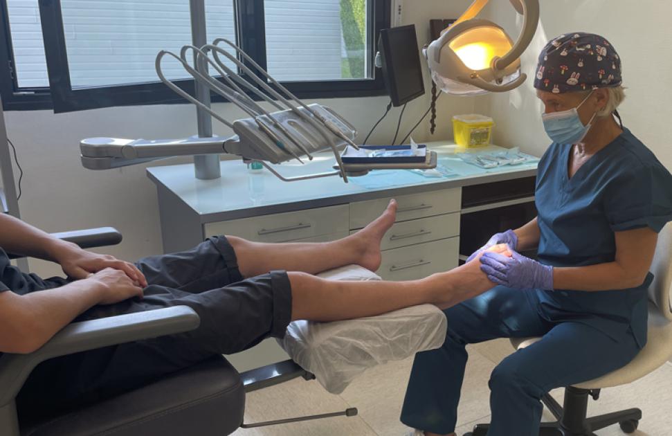 Ongle incarné : la phénolisation, un protocole entre podologue et chirurgien