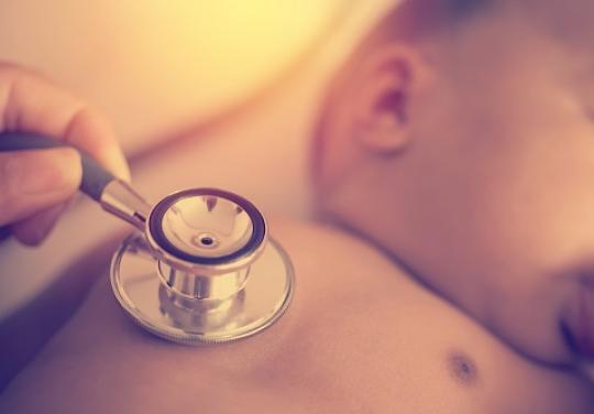 Crise de la pédiatrie : "On ne forme pas assez de professionnels de la petite enfance"