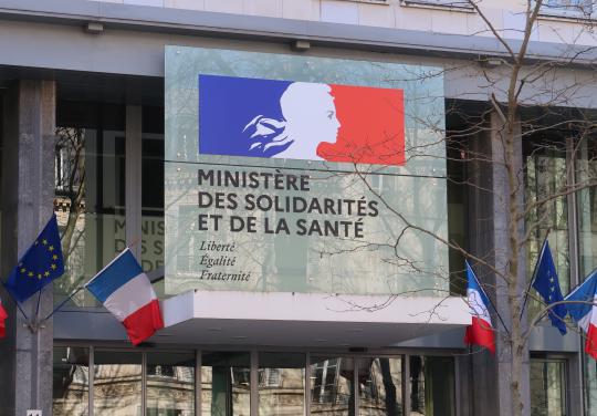 Yannick Neuder, un cardiologue comme ministre en charge de la Santé et de l'accès aux soins, en binôme avec Catherine Vautrin