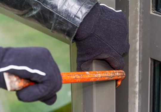 Portes et volets détruits, "mépris total pour la communauté", ralentissement de la prise en charge… en Ardèche, une maison de santé cambriolée