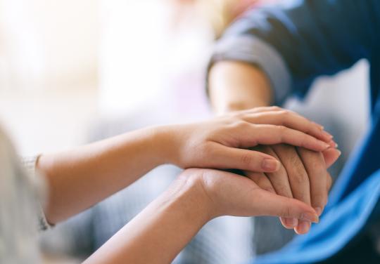 Profil des soignants intervenant à domicile, coordination, qualité des soins… France Assos santé fait le bilan du virage domiciliaire