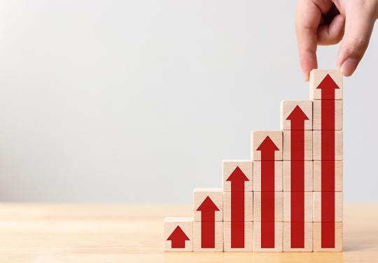 Le nombre de sages-femmes en activité en hausse de 4,3 % en un an