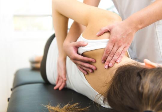 En 2024, seul 1 kiné sur 4 exerçait “de manière collective” avec d’autres professionnels de santé