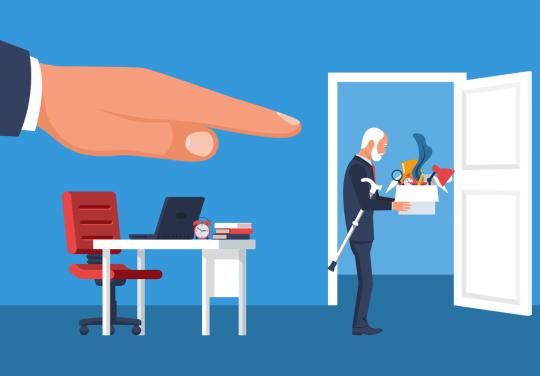 Licencié pour avoir atteint l'âge limite d'exercice, ce médecin en centre de santé crie à l'"injustice"