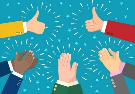 Leurs efforts ont finalement porté leurs fruits. Grâce à un médecin retraité, le centre de santé restera finalement ouvert. Celui-ci ouvrira des créneaux de consultations trois jours par semaine, aidé par la dernière médecin du centre, qui ne le quittera pas définitivement mais y restera un jour par semaine. Un soulagement pour les habitants de Louvigné-du-Désert. "On a eu la chance d'avoir la candidature d'un praticien médecin retraité qui nous a contacté pour faire en sorte que le centre de santé continue