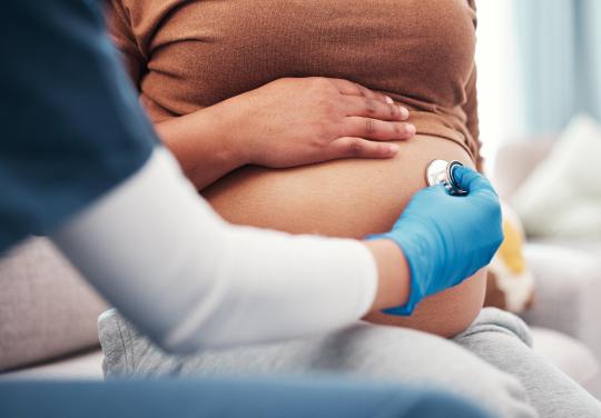 Protection des patientes, devoirs professionnels, encadrement de l'exercice : ce que dit le nouveau code de déontologie des sages-femmes