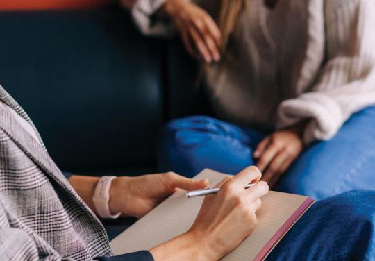 Entretien avec Marie S., psychologue du travail : "On joue un rôle de facilitateur de la parole et on désamorce beaucoup de conflits"