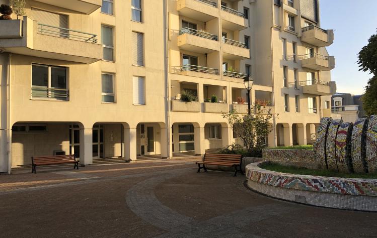 St - Cloud - St-Cloud - Recherche associés -  Tél. 0978816088 - docteurchristinebach@gmail.com